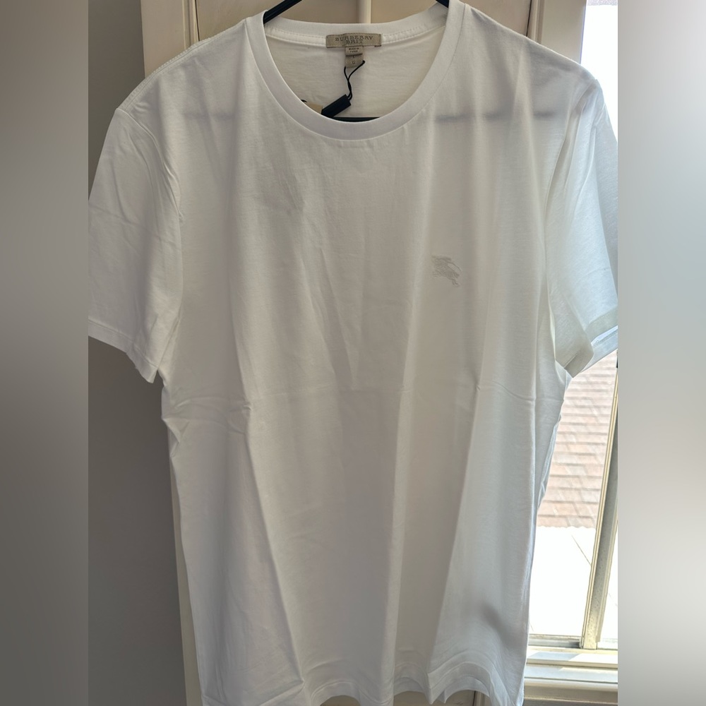 Brand new with tags Mens Burberry Brit Equestrian Knight t-Shirt Size: Large